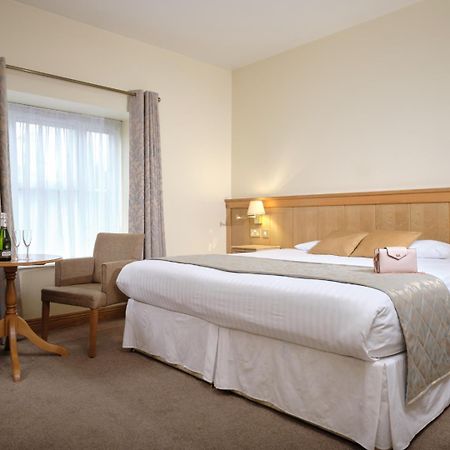 Mahon'S Hotel Irvinestown Exteriör bild
